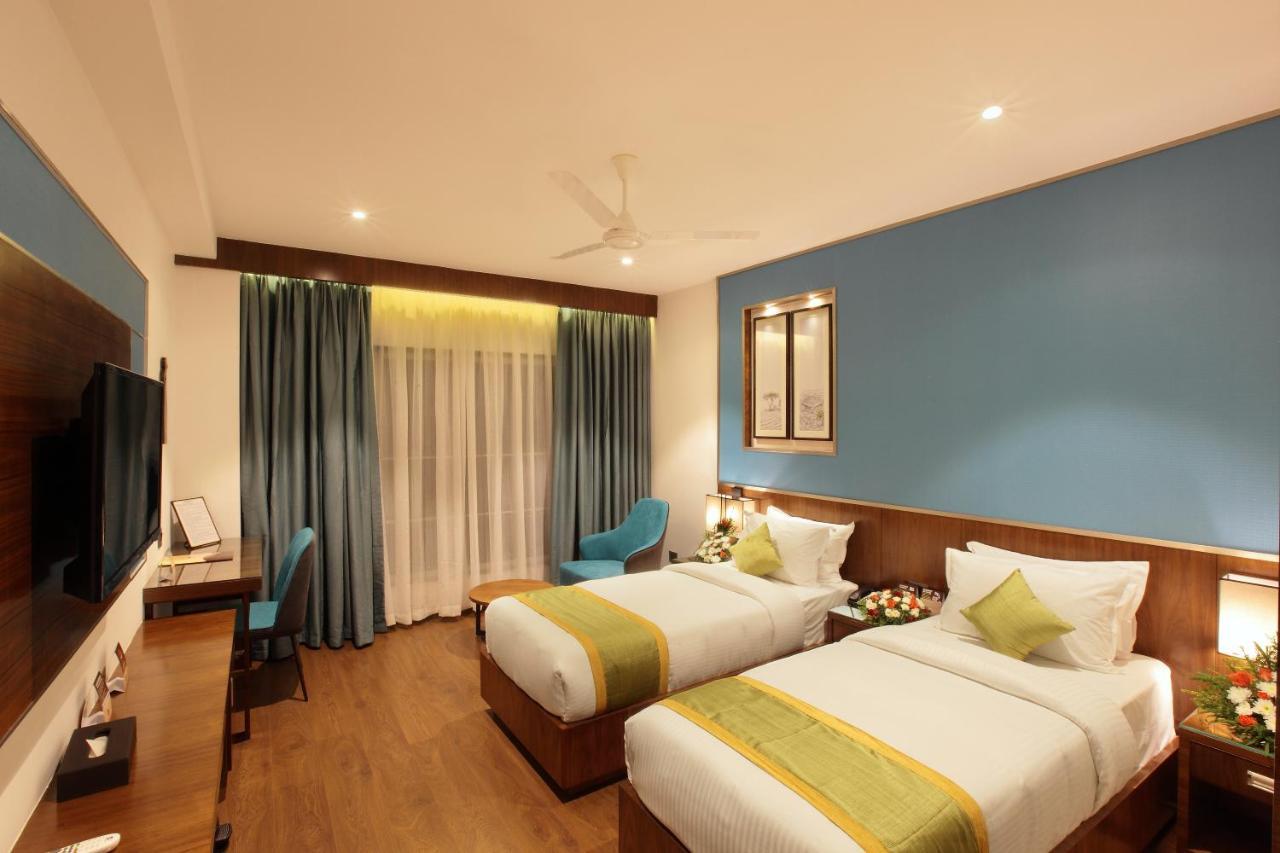 Hotel Ceasar Palace Thodupuzha Екстер'єр фото
