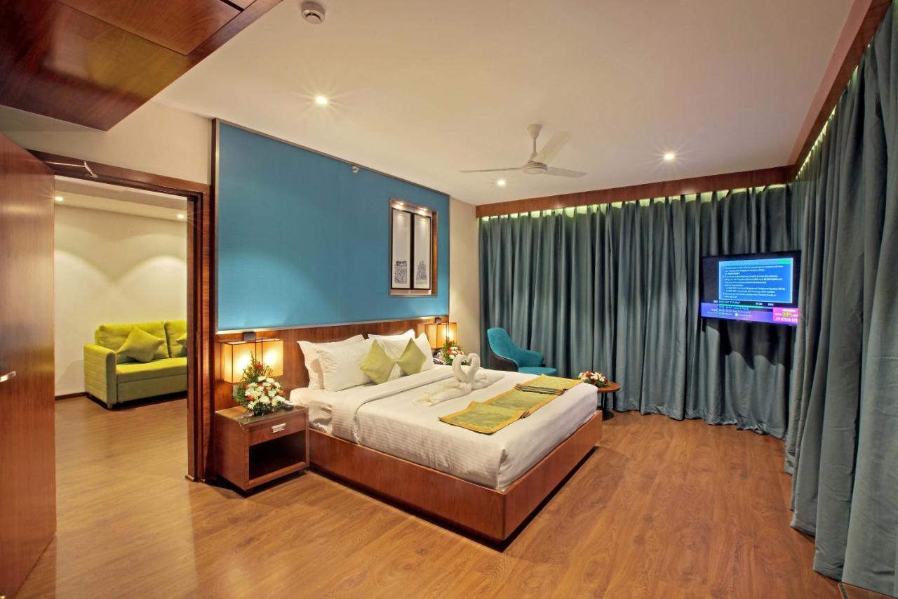 Hotel Ceasar Palace Thodupuzha Екстер'єр фото