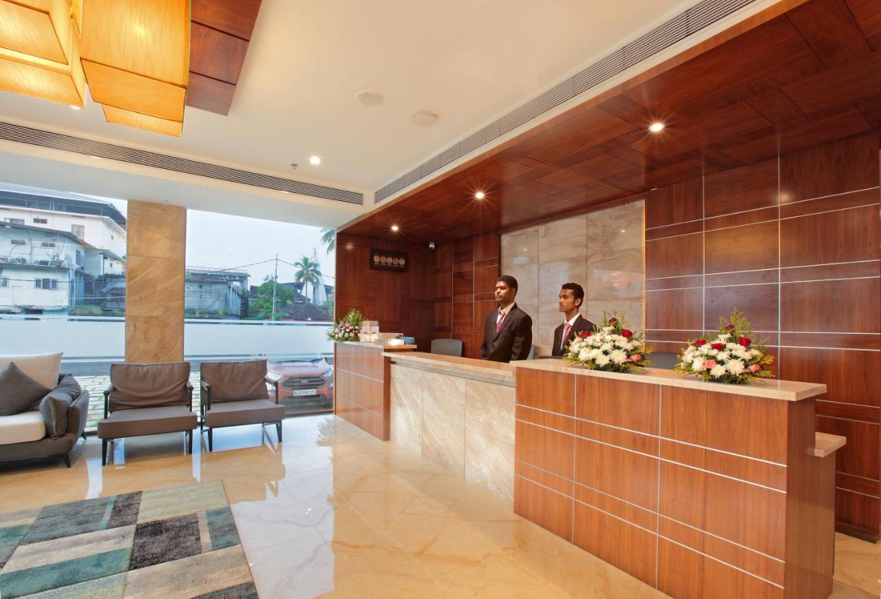 Hotel Ceasar Palace Thodupuzha Екстер'єр фото