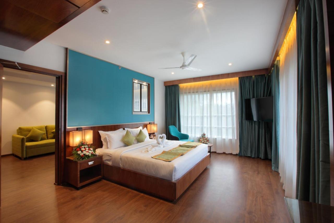 Hotel Ceasar Palace Thodupuzha Екстер'єр фото
